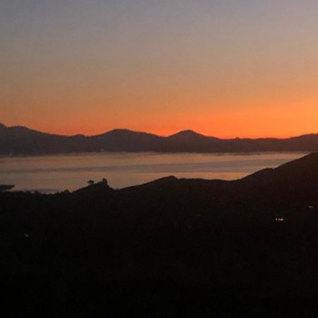 Whakaipo Bay Cabin Retreat Таупо Экстерьер фото