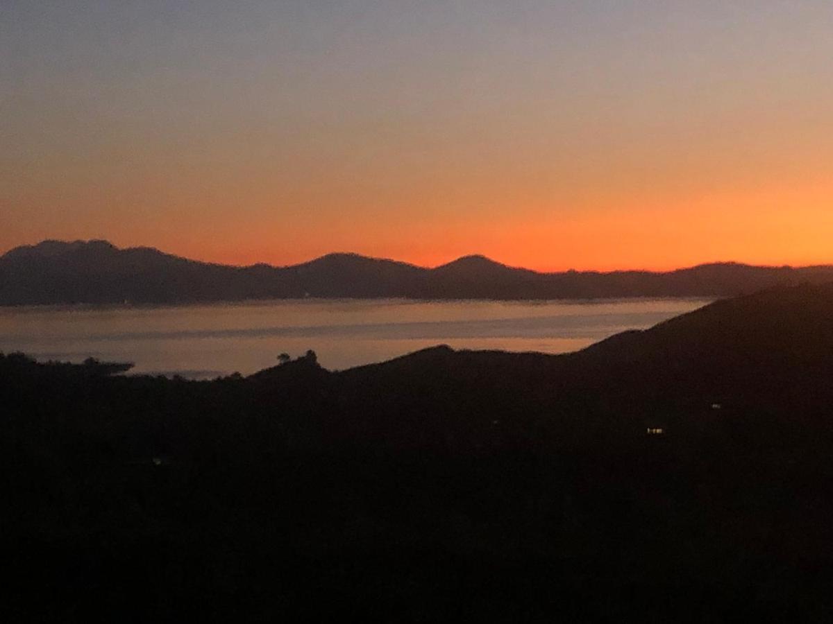 Whakaipo Bay Cabin Retreat Таупо Экстерьер фото
