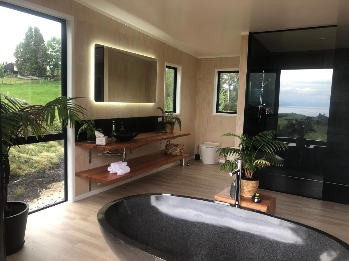 Whakaipo Bay Cabin Retreat Таупо Экстерьер фото